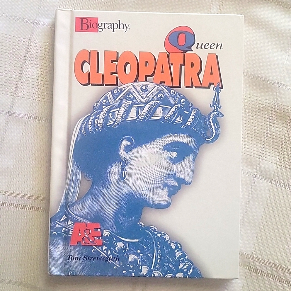 Queen Cleopatra Biography by Tom Streissguth